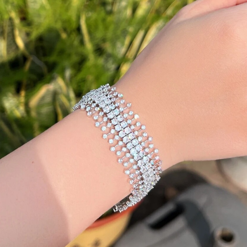 Gorgeous Silver Zircon Bracelet - Picture 6 of 6